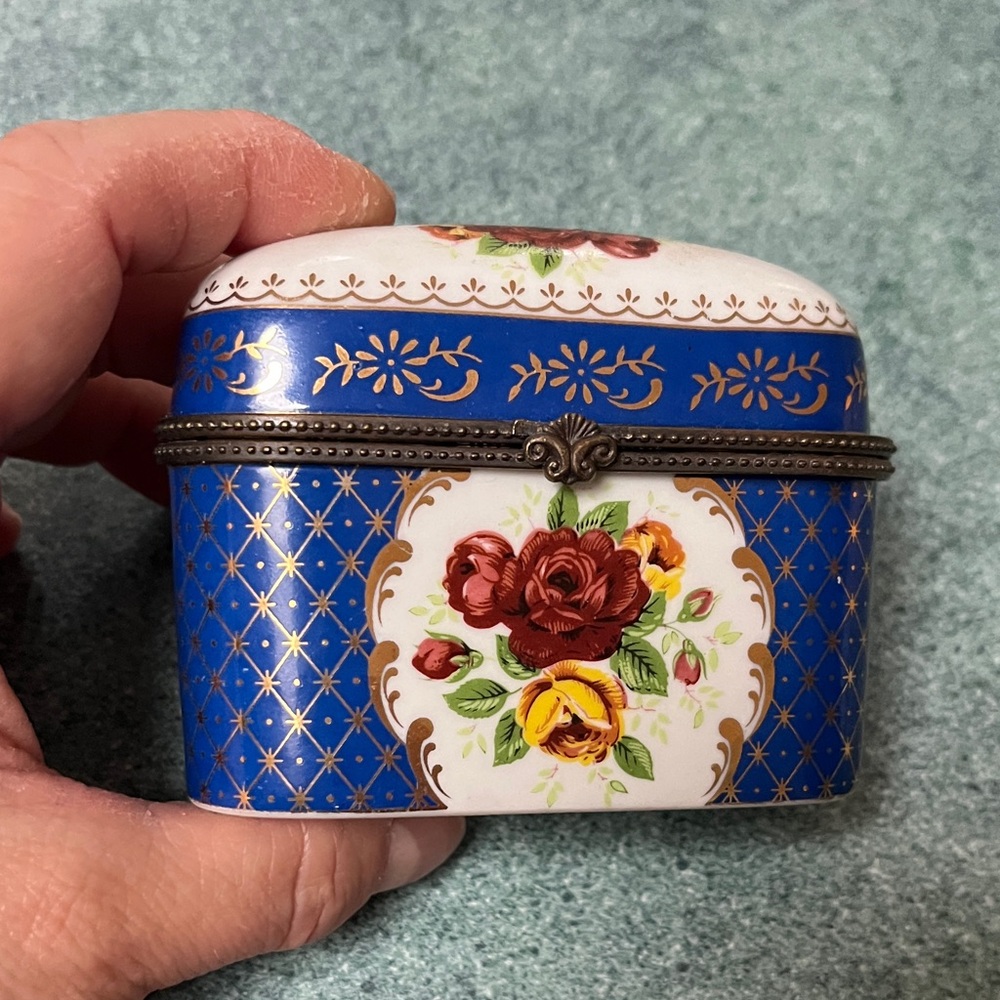 Vintage Limoges France Porcelain Trinket Box